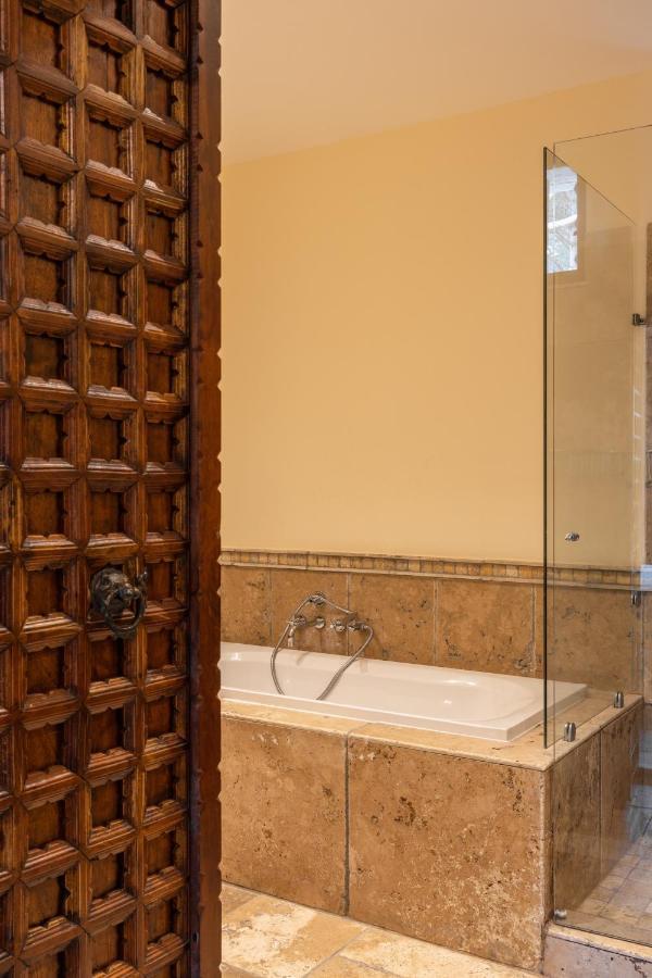 Waya A Domaine Saint Domingue Bed & Breakfast Narbonne Bagian luar foto